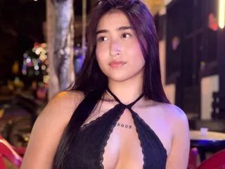 BellaKross model from sm