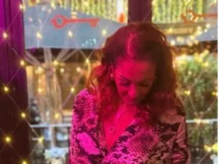 Bronze_goddess — Mutual Masturbation,Tip my VIBE to hear me moan and watch me tease my amazing MILF nipples, get them hard for you! Join me in  my exclusive for some naughty pleasure play....