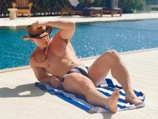 Streamate Damian_ziv is Group Damian_ziv — Here, pleasure mixes with laughter, eye contact, and good vibes.
I love teasing, showing my body, and making you feel that spark.
Sometimes soft, sometimes wild -- always real.
Tell me your fantasies... I'll make them come true live.