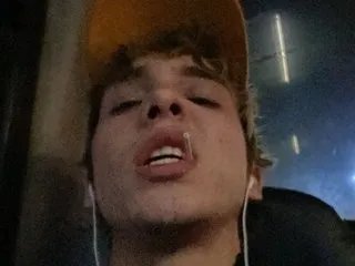 Danny_Parkerr — En mi d?a a d?a soy puro fuego: me pierdo en comidas picantes, juego videojuegos hasta, devoro anime de todo tipo, y me fascina sumergirme en mitolog?as, mundos de fantas?a, culturas lejanas y costumbres que nadie entiende... hasta que las hago m?as.