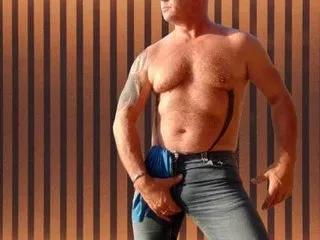 DomManlyGuy on Streamate 