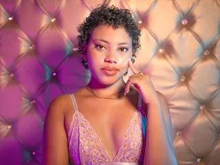 ElliePark — Soy una chica carismatica, que le gusta experimentar, me considero divertida, sensual, coqueta, sin limites para explorar todo aquello que produce placer, cuando no estoy en linea voy a la universidad, al gimnasio y paso tiempo con mis amigas.