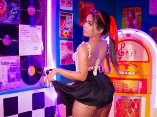 EmmaPrinncess — You don't need to say much ... Your eyes already tell me everything. I am here to provoke, seduce and surprise you. What happens in my show; Only you and I will know ... if you dare to enter.