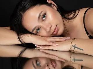 Streamate KloeThomson is Freechat KloeThomson — I am a cheerful and fun girl, I love to dance, sing, enjoy life to the fullest, my dreams are my engine and I am a firm believer that two strangers can have a wonderful connection, have you come to discover it?