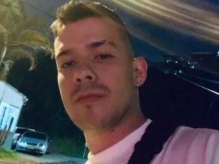 Luc_Sforza — I am a new guy who wants to experiment, I am heterosexual but I really want to learn and know a lot of things, give me a little patience and you will get what you want