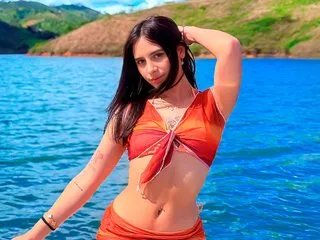 Luna_Storm — My show mixes sensuality, energy and real connection. I am a sweet and very nice girl who loves to talk, play with the vibe of the moment and create intense experiences. Here you will find twerk, fantasy, total attention and many surprises.