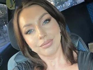 Streamate RoseLyinne is Group RoseLyinne — Radiant, brown-haired beauty with curves that captivates and a heart as sweet as honey, seeking her soulmate to share life's adventures. With a zest for laughter and a passion for connection, I embody warmth and charm.