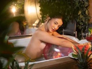 SabrinaColem — En mi show te invito a un mundo h?medo y divertido, donde el deseo se mezcla con risas, espuma y mucha pasi?n. Te har? disfrutar con mi energ?a y sensualidad.