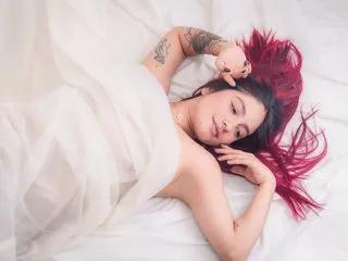 SophiaCastro32 — You'll find in me someone spontaneous, fun, tender, but also very passionate and eager for new experiences in bed.