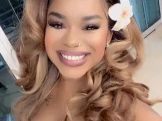 Sunny_Bunnie on Streamate 