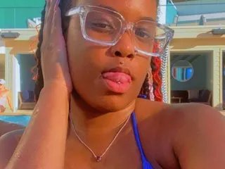 SymoneMonae model from sm