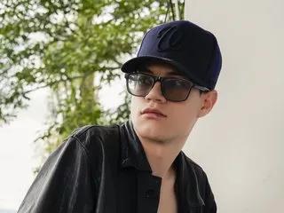 Streamate wolfansky is Group wolfansky — Me encanta provocarte con mis palabras mientras me toco fuerte y lento, disfrutando cada momento. Unas palmadas para encender el fuego y una charla sucia para elevar la temperatura. ?Listo para que llevemos el placer al siguiente nivel?