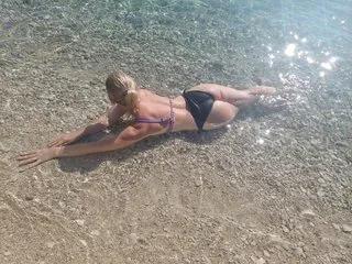 XxSweety_GirlxX — Natural beauty, sensual movements, sweet kisses, vanilla vibes in the air. My goal is your smile and wonderful mood. Private show - chat, tease, modeling, fingering. Exclusive show - fetishes and requests. My body my rules! I have limits!