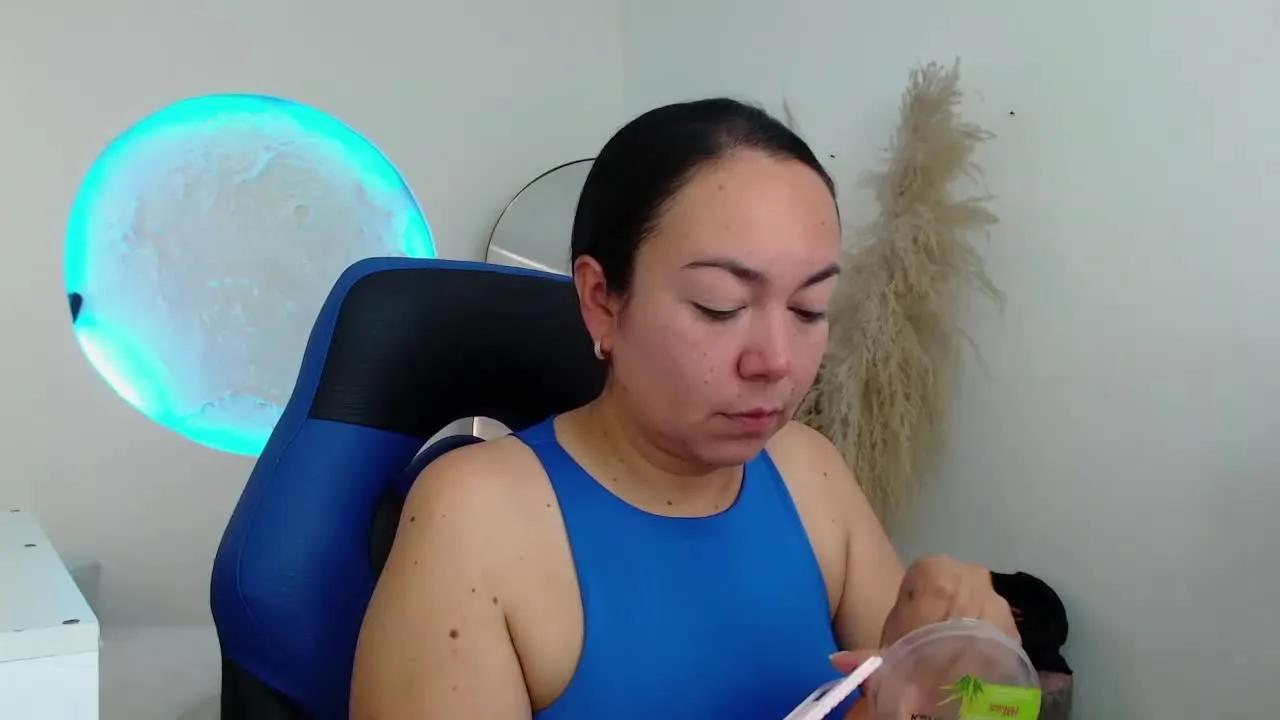 Aaliyah_cute on Streamray