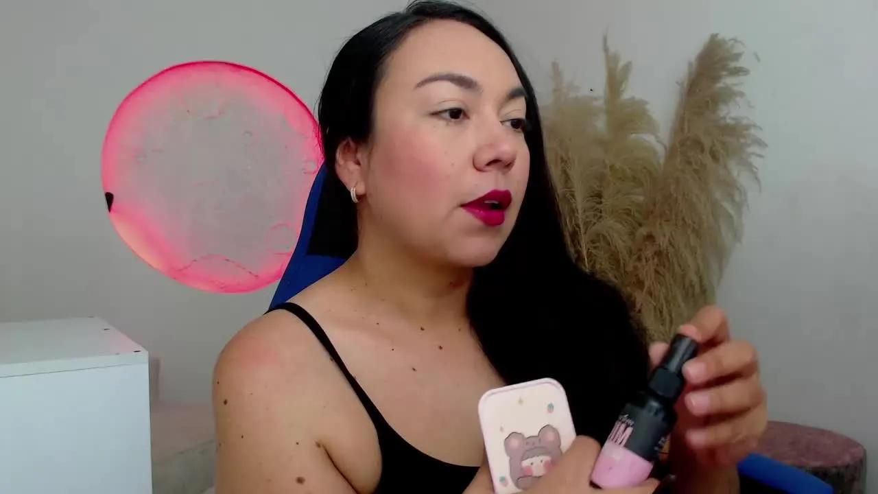 Aaliyah_cute on Streamray