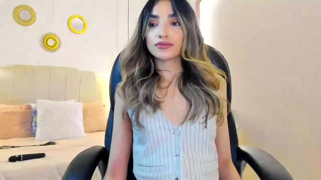 Adara_Cooper on Streamray 