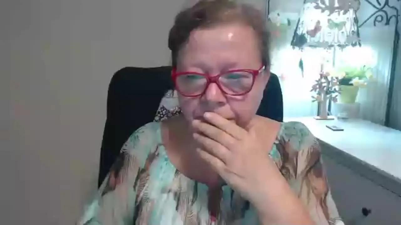 Freechat AdeleeModel on Streamray