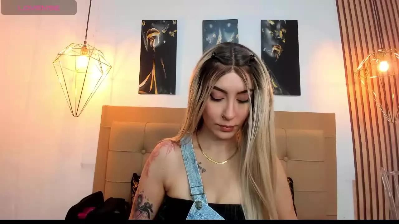 AlesziaRose on Streamray 