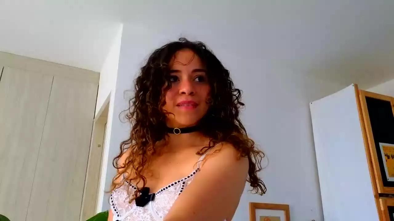 Annekamy on Streamray 