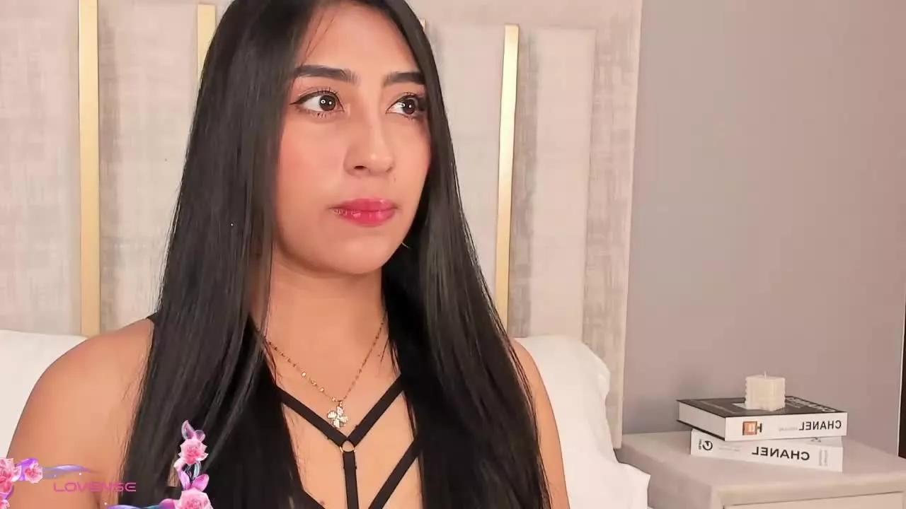 ArianaDale on Streamray 