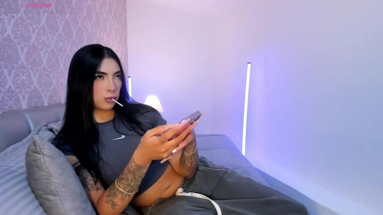 AriRobertt on Streamray 