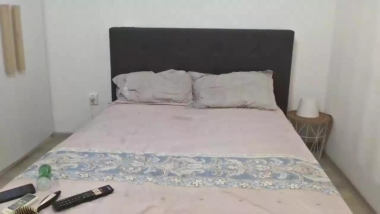 AzaleeaSiempre on Streamray 