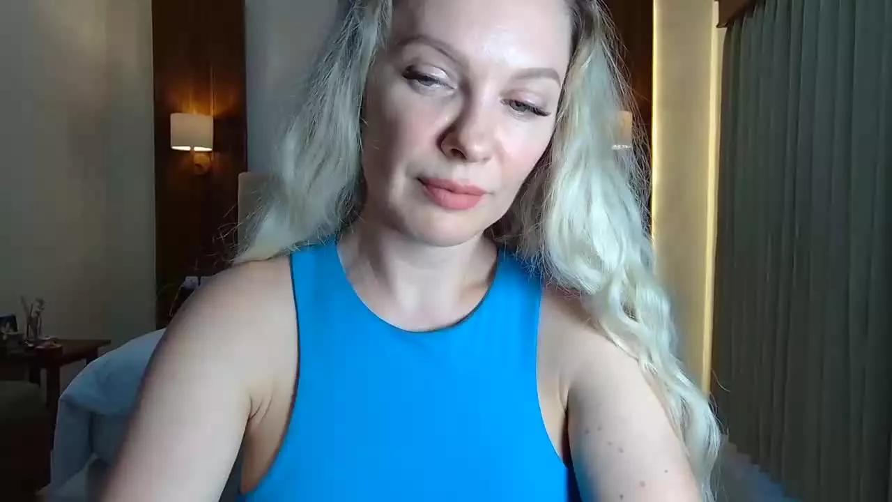 beautifulkollettee on Streamray 