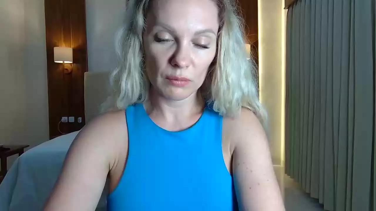 beautifulkollettee on Streamray 