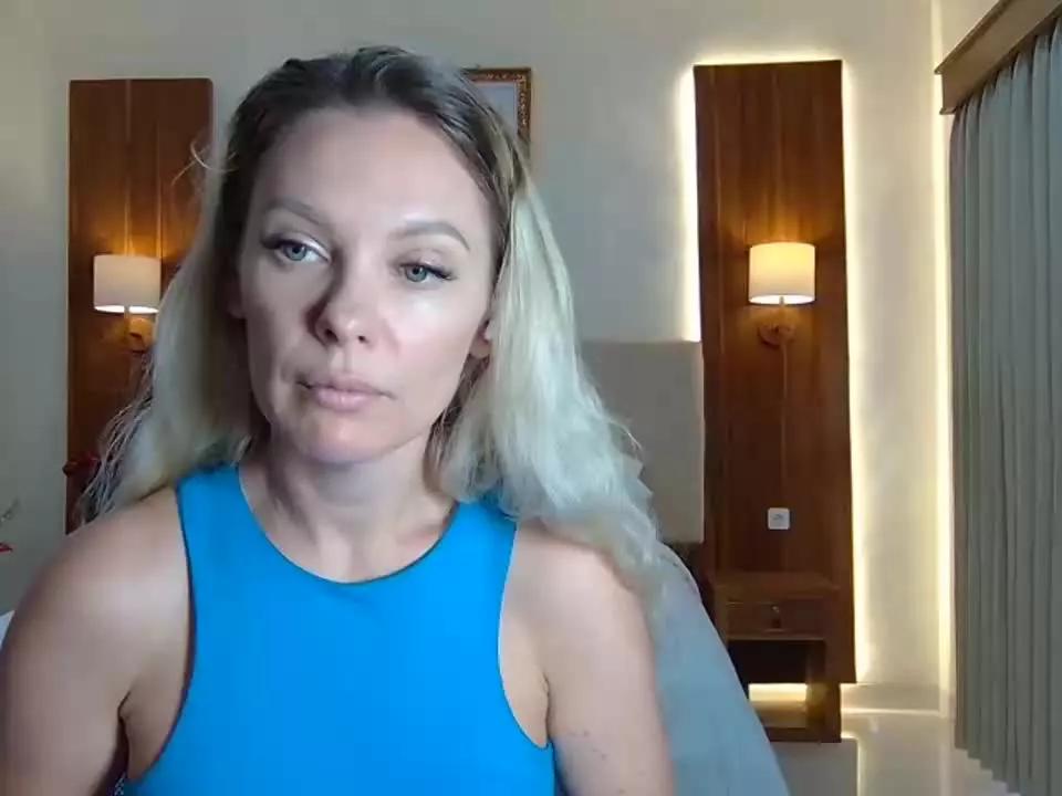 beautifulkollettee on Streamray 