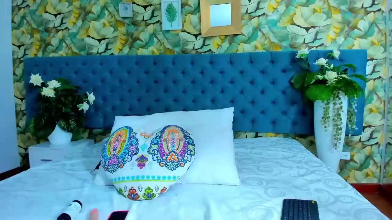 BritneyCortz on Streamray 