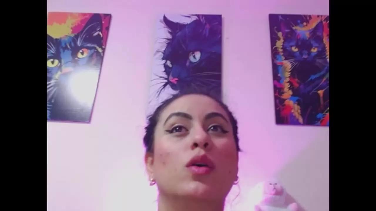 CarolineJSmith on Streamray 