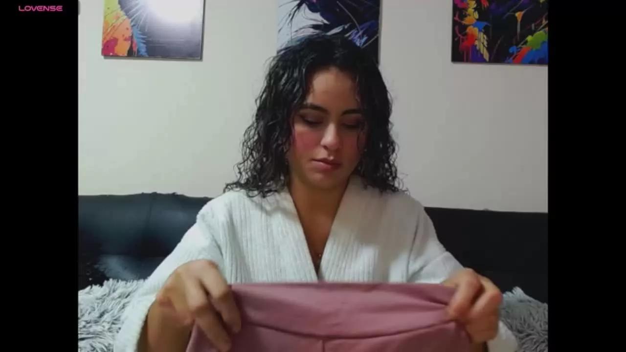 CarolineJSmith on Streamray 