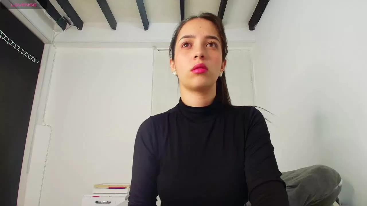 DerlyCuervo on Streamray 
