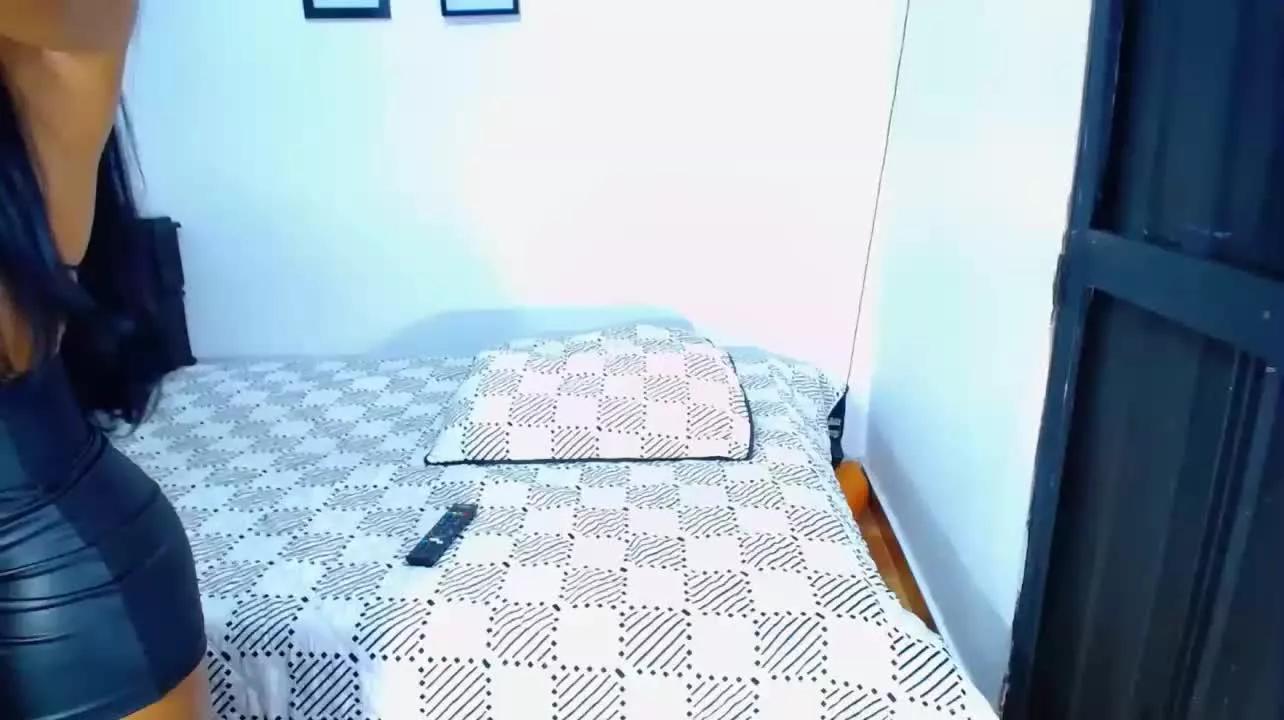 Offline EbonyShara1 on Streamray