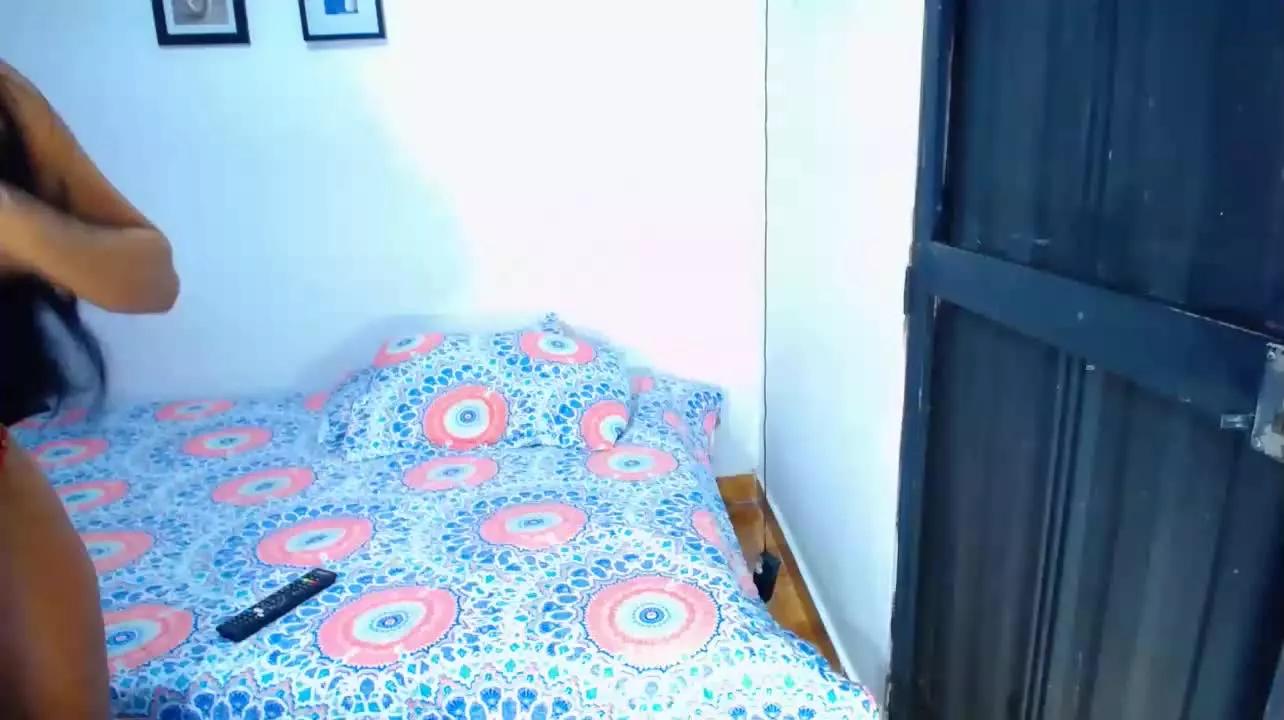 Offline EbonyShara1 on Streamray