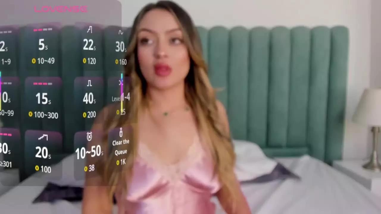 Emmy_Rossi on Streamray 