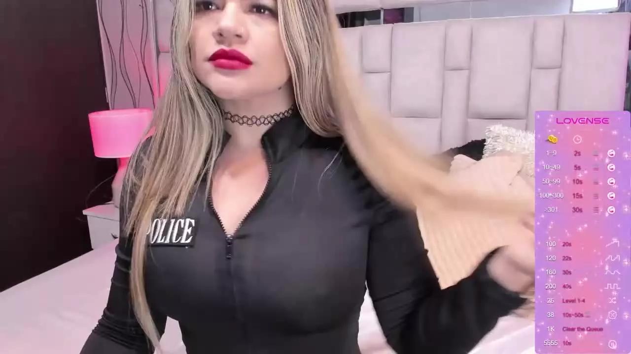 Offline EsmeraldaNoah on Streamray