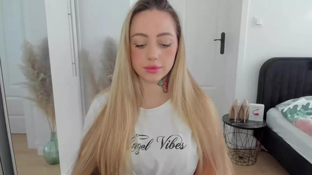 Freechat FlowerCoralie on Streamray