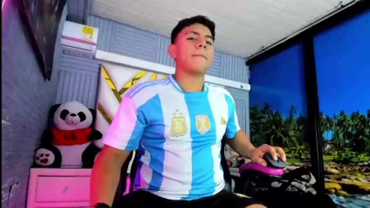 FuckRichi20 on Streamray 