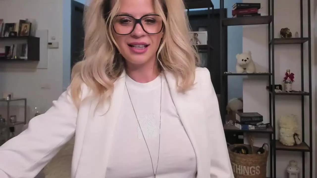 GoddessEly on Streamray 
