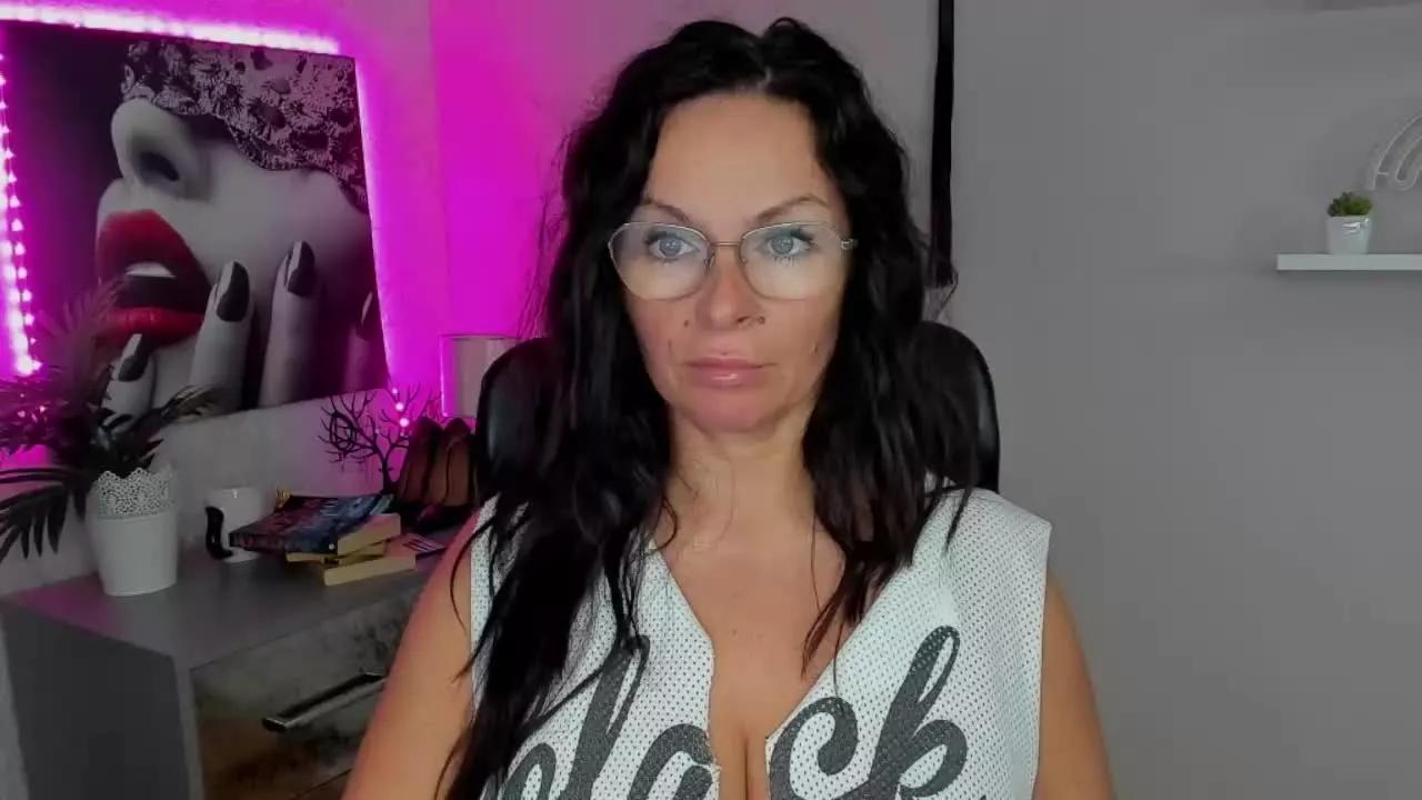 HelenTasty on Streamray 