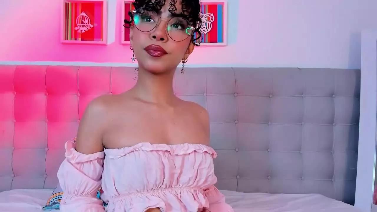 JadeMiranda on Streamray 