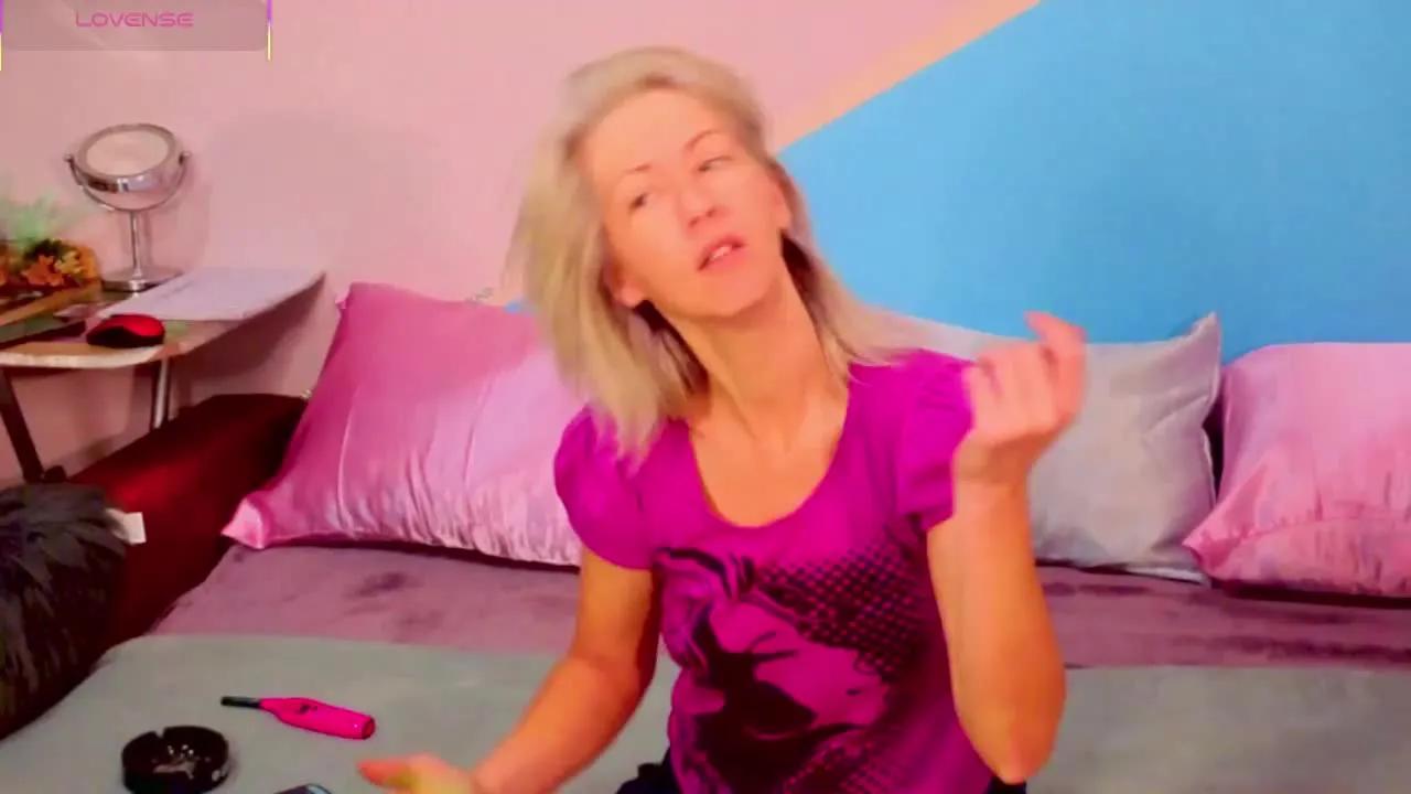 Offline Kitykat21 on Streamray