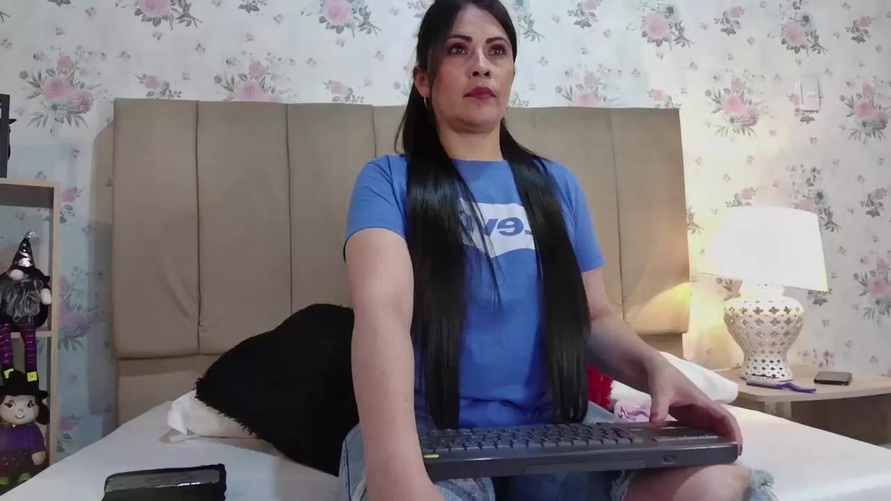 Offline LucianaJackman on Streamray