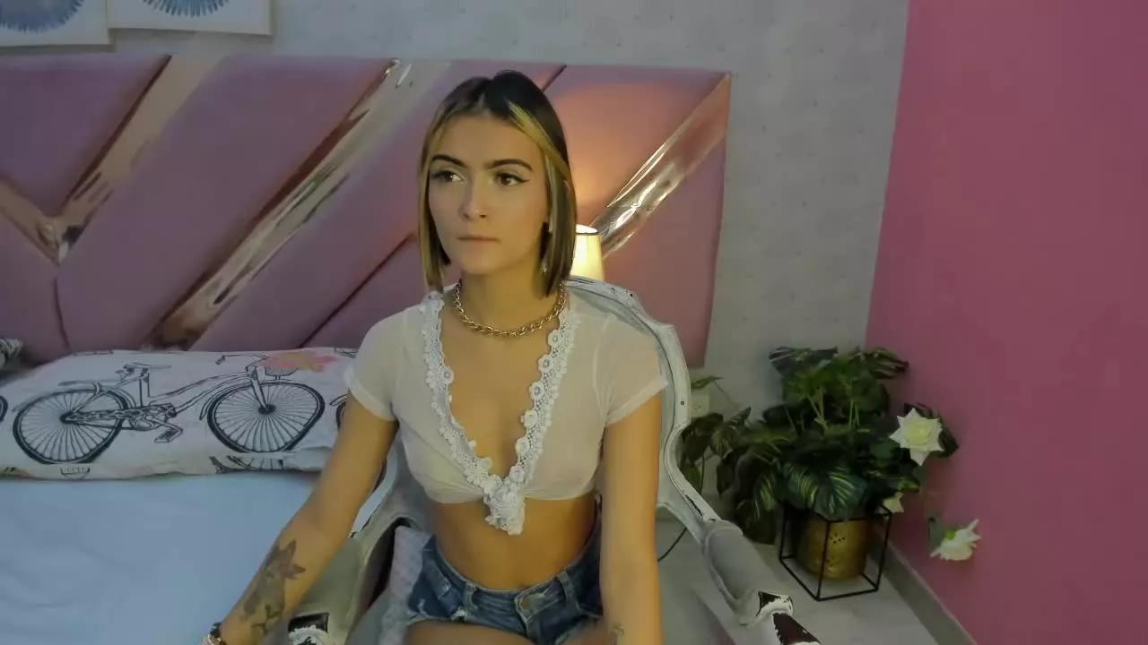 LuisaJones on Streamray 