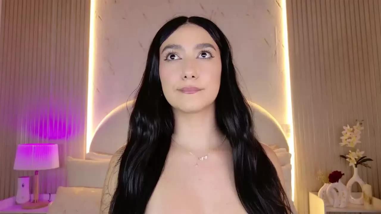 ManuelaHall on Streamray 