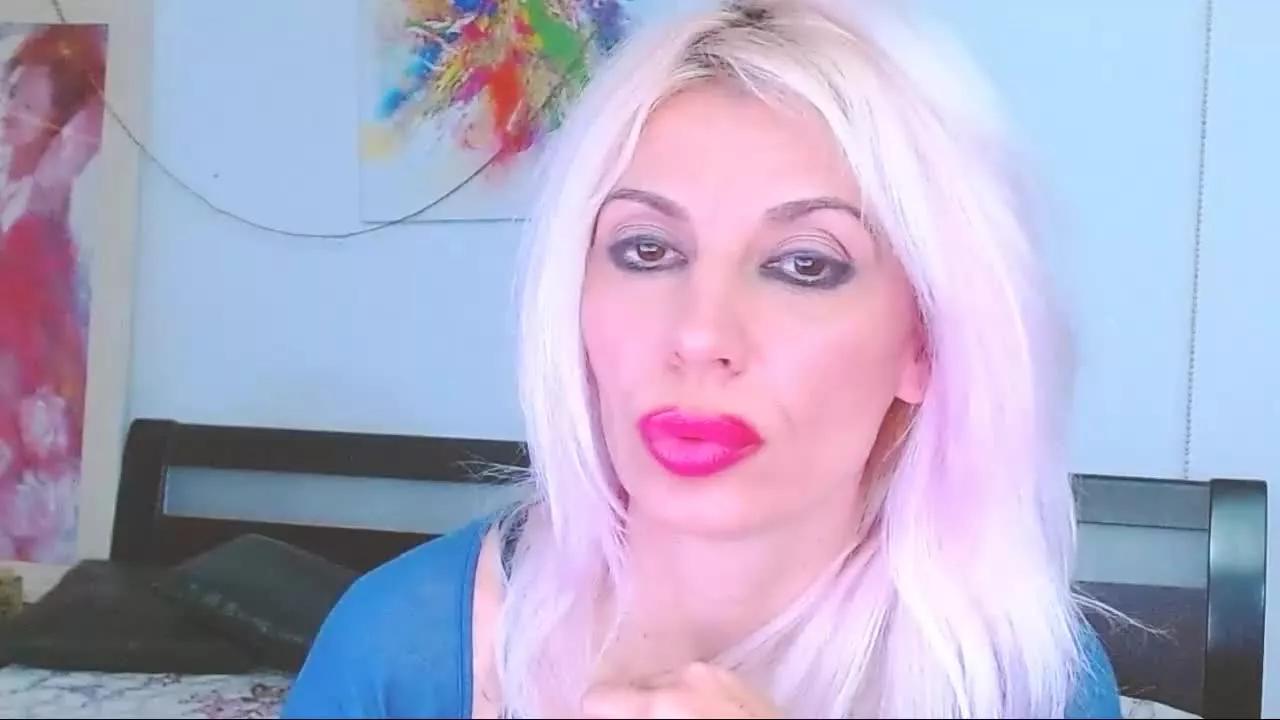 MissLaraHoney on Streamray 