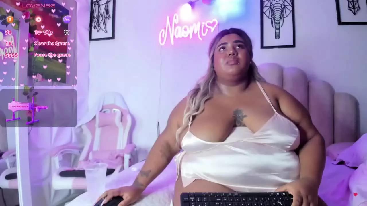 NaomiAsha on Streamray 