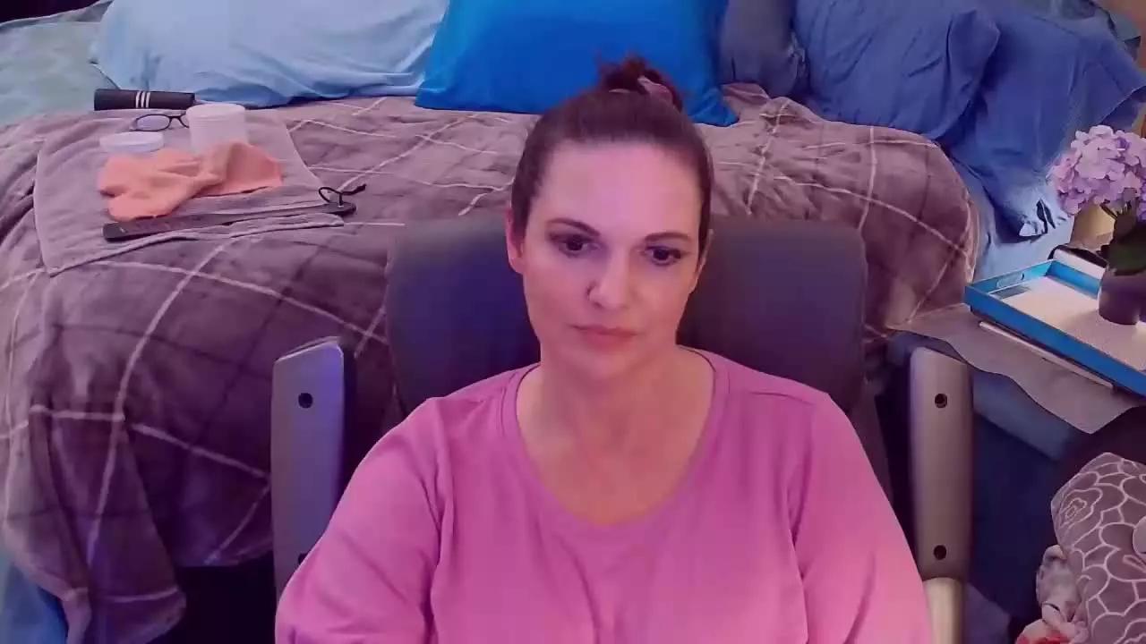 NinaJ on Streamray 