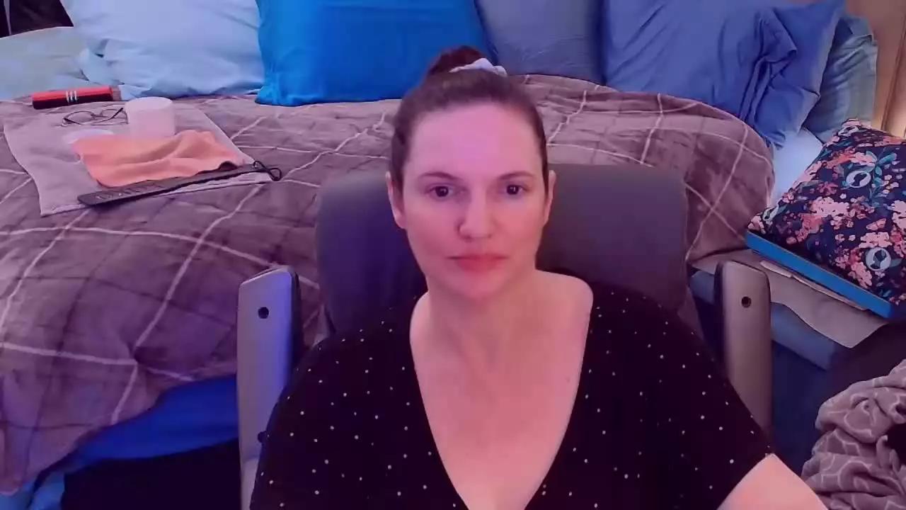 NinaJ on Streamray 